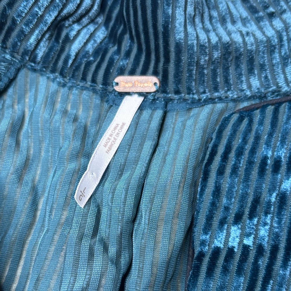 Women’s Free People Velvet Teal Aspen Nights Striped Cropped Blouse Size Large - Picture 4 of 9